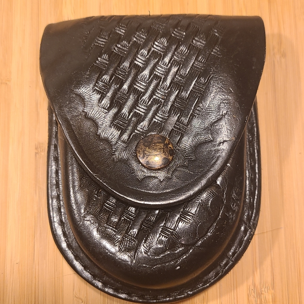 Gould & Goodrich Cuff Pouch